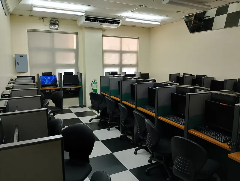 A computer laboratory at De La Salle University – Dasmariñas